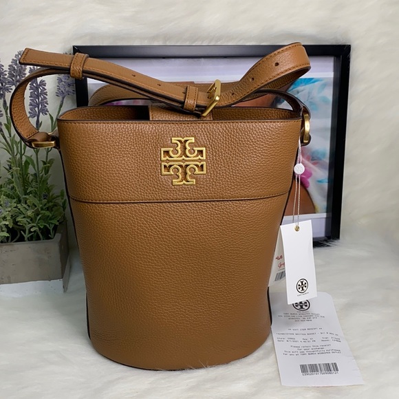 Tory Burch Handbags - Tory Burch large Britten bucket